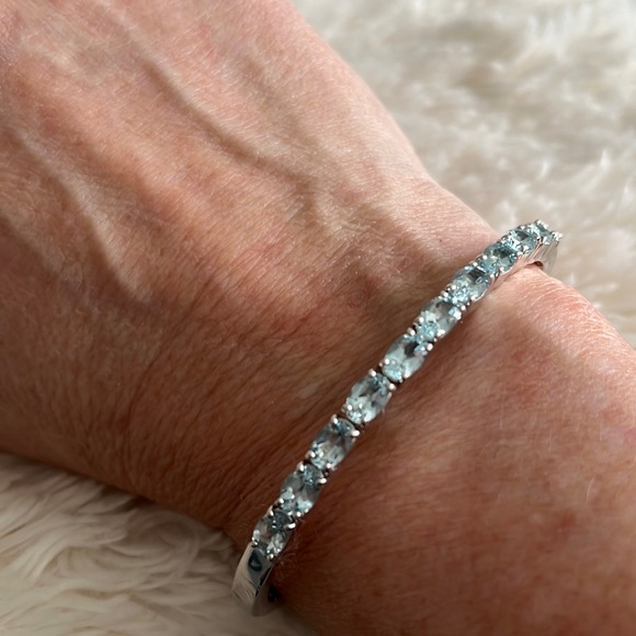 NWOT • AQUAMARINE FLEX BANGLE BRACELET - Picture 1 of 13